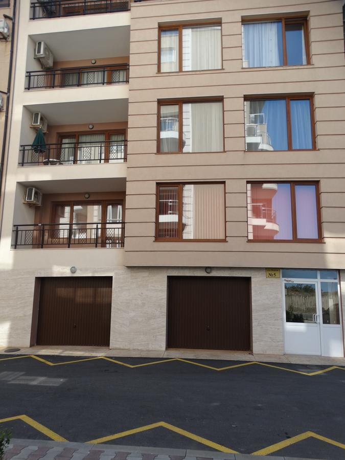 Lora Boutique Lägenhet Pomorie Exteriör bild